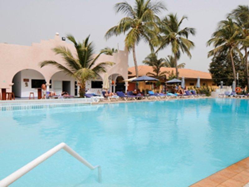 Ocean Bay Hotel & Resort Bakau Buitenkant foto