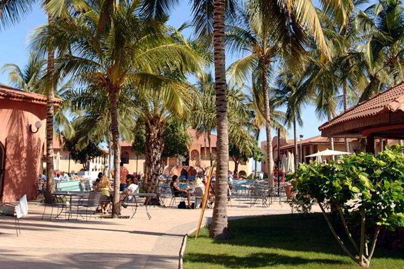 Ocean Bay Hotel & Resort Bakau Buitenkant foto