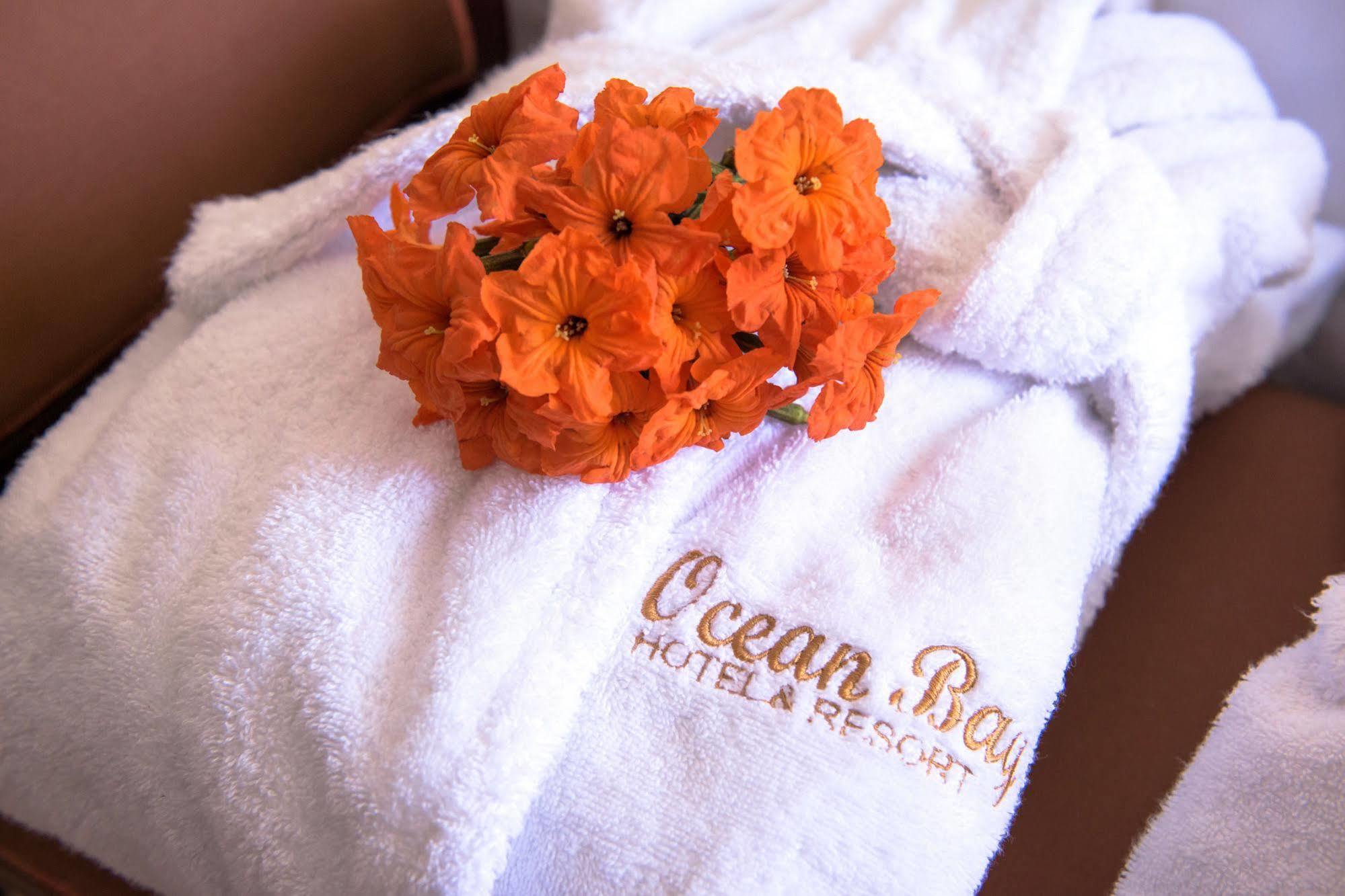 Ocean Bay Hotel & Resort Bakau Buitenkant foto